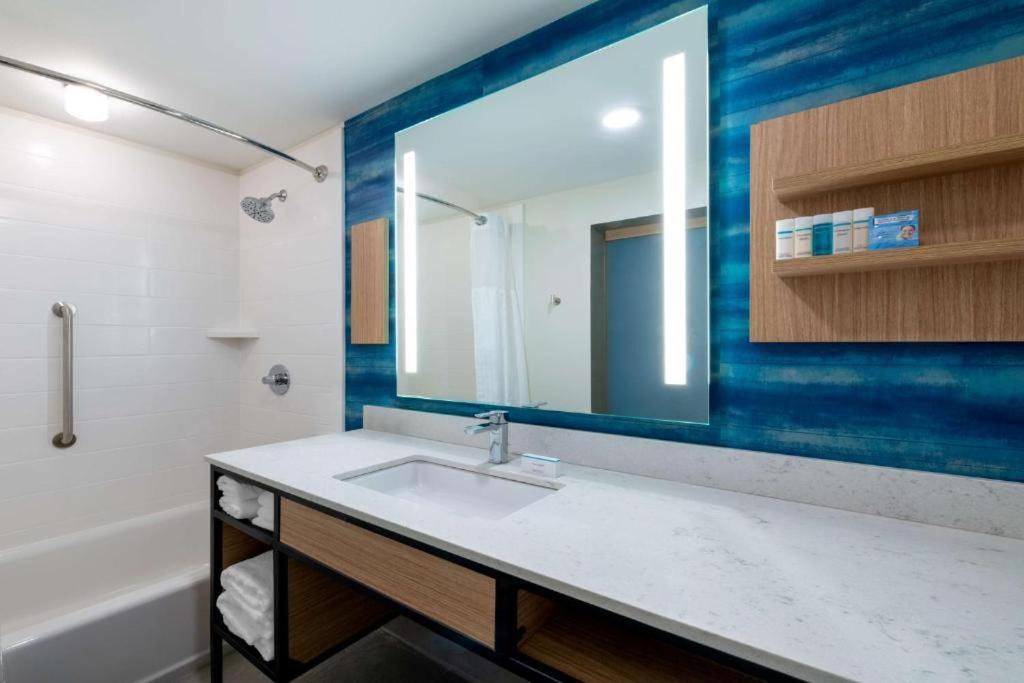 Hilton Garden Inn لونغمونت المظهر الخارجي الصورة